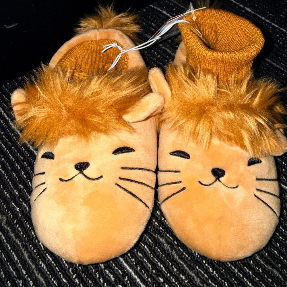 Cat‎ & Jack Lion Slippers Kids Size L 9-10 Beige New Faux Fur Mane